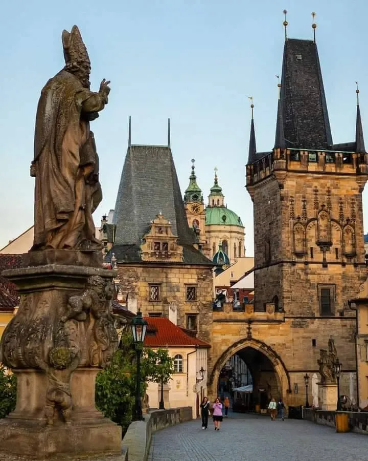 Charles Bridge, At sunrise